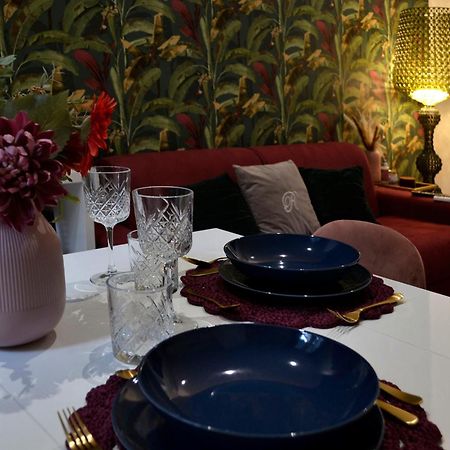 Peony House - 10 Min Duomo Apartment มิลาน ภายนอก รูปภาพ