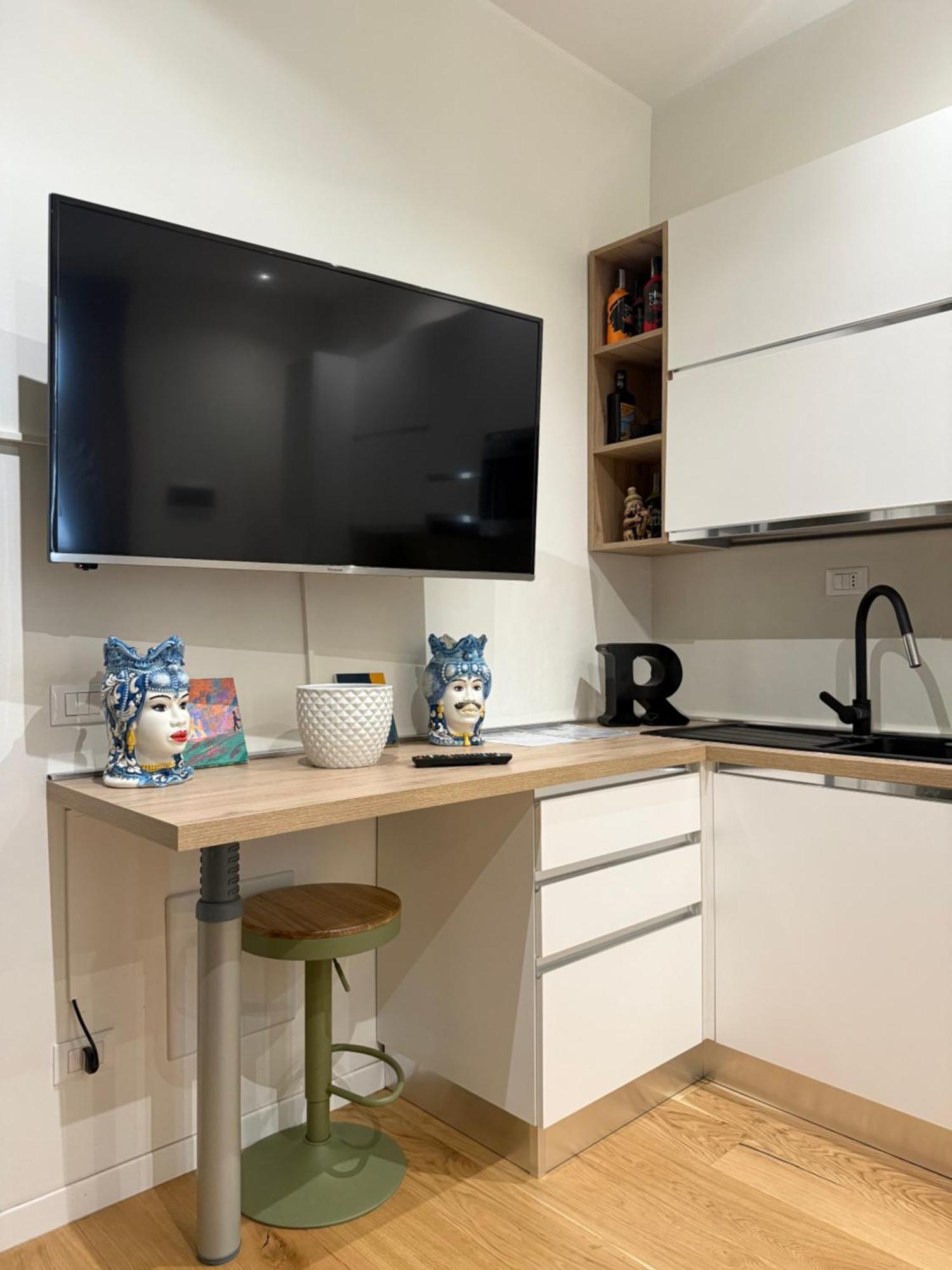 Peony House - 10 Min Duomo Apartment มิลาน ภายนอก รูปภาพ