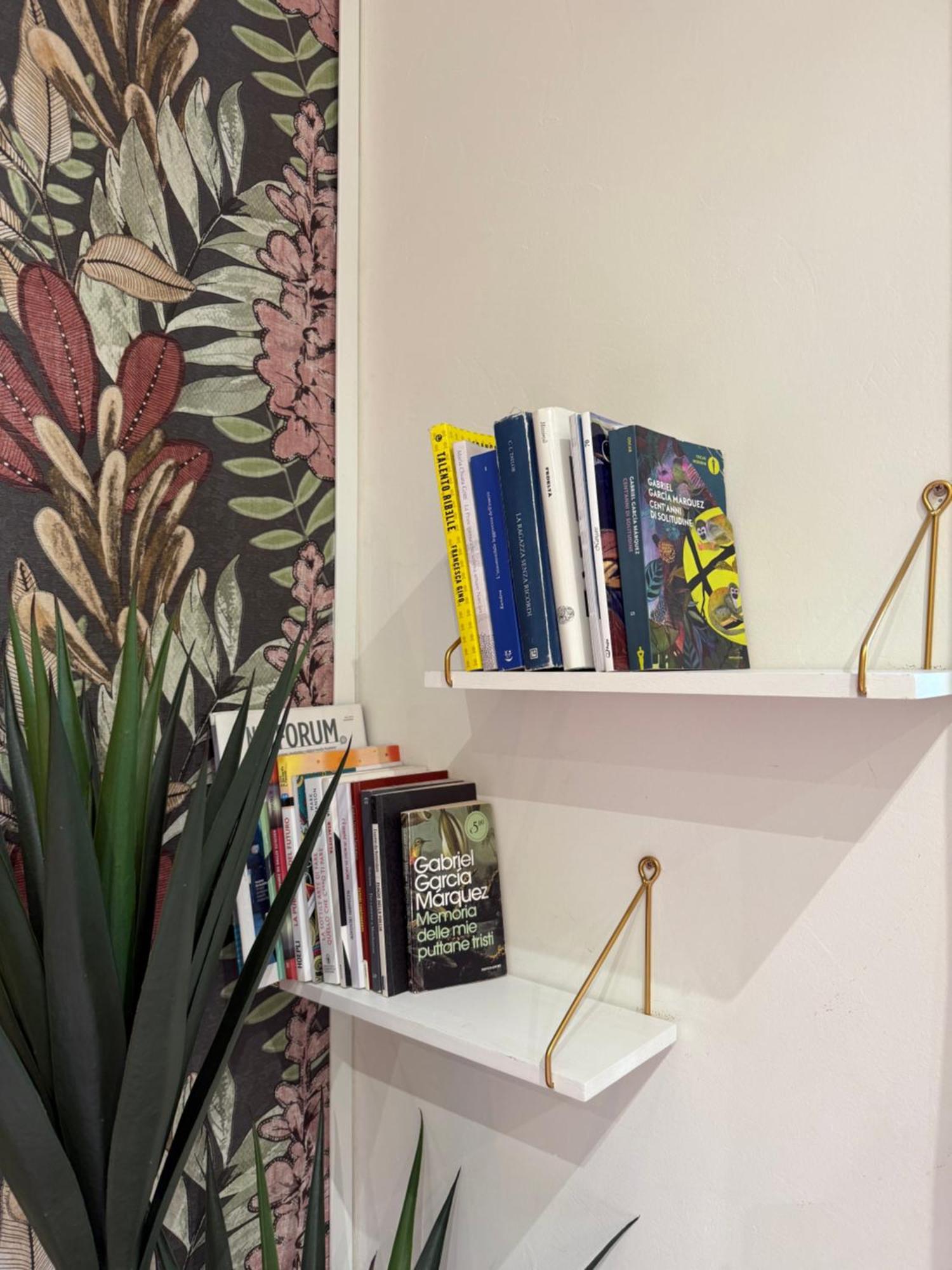 Peony House - 10 Min Duomo Apartment มิลาน ภายนอก รูปภาพ